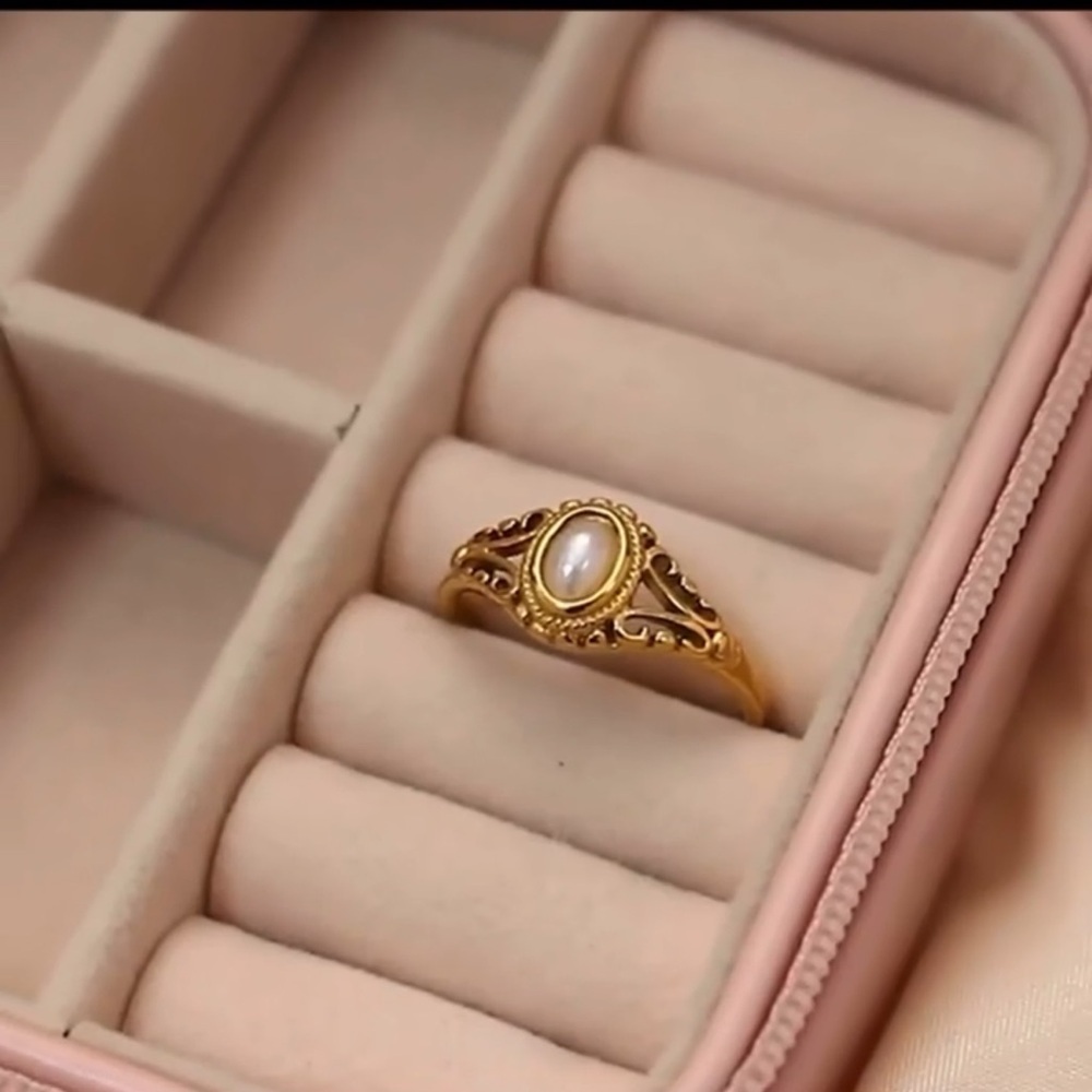 Pearl Ring 18K Gold Stainless Steel Size 8